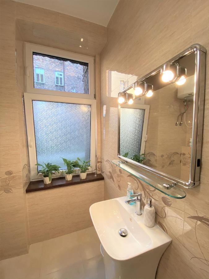 קטוביץ Apartament Czarne Zloto מראה חיצוני תמונה