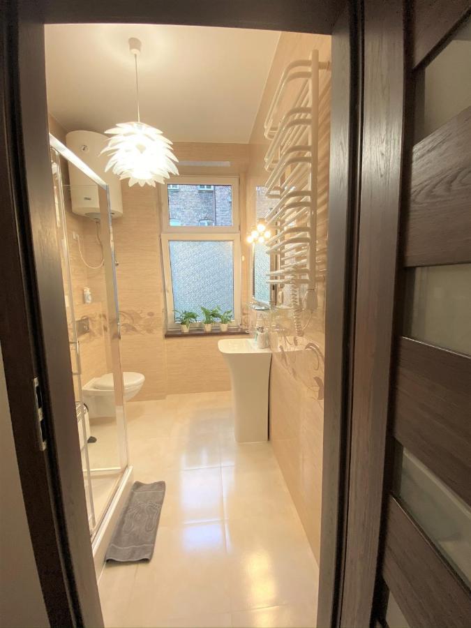קטוביץ Apartament Czarne Zloto מראה חיצוני תמונה